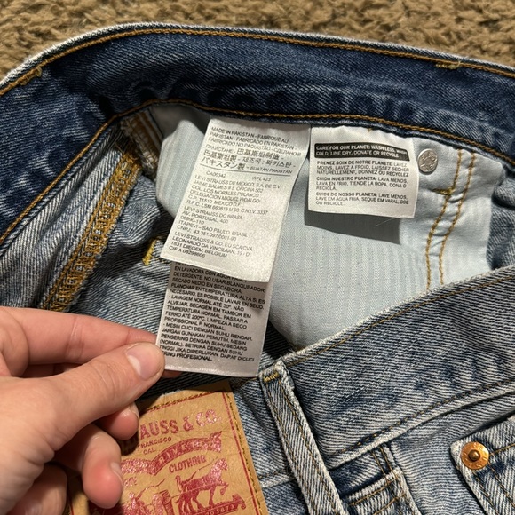 Levi jean shorts - Picture 4 of 6